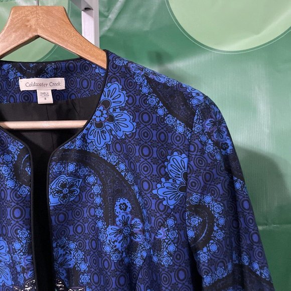 COLDWATER CREEK Women's open front blazer in MULTI BLUES ABSTRACT sz 8 - VGUC - Picture 6 of 15